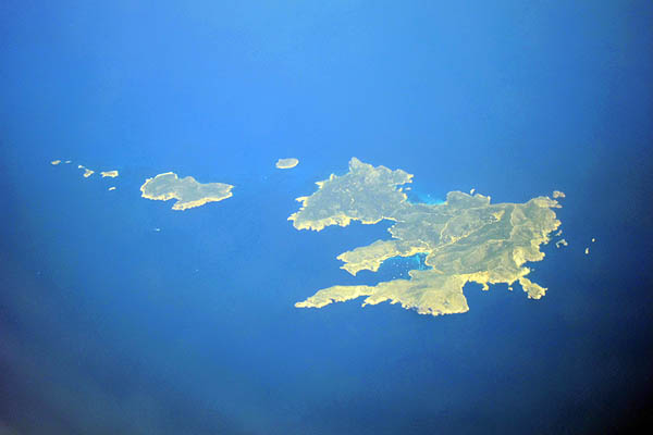 Islands in the Mediterranean Sea between Europe and Africa